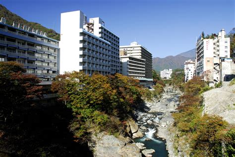 鬼怒川温泉 天気 と その周辺の不思議な現象